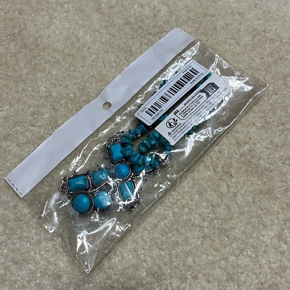 ⭐️ Costume jewelry- turquoise necklace, cross pendant & earring - Picture 7 of 7